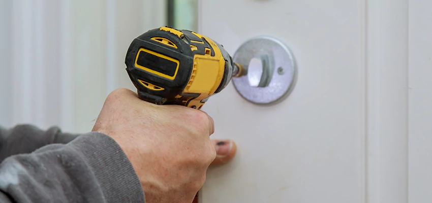 Street Locksmith For Smart Lock Repair in North Port, FL